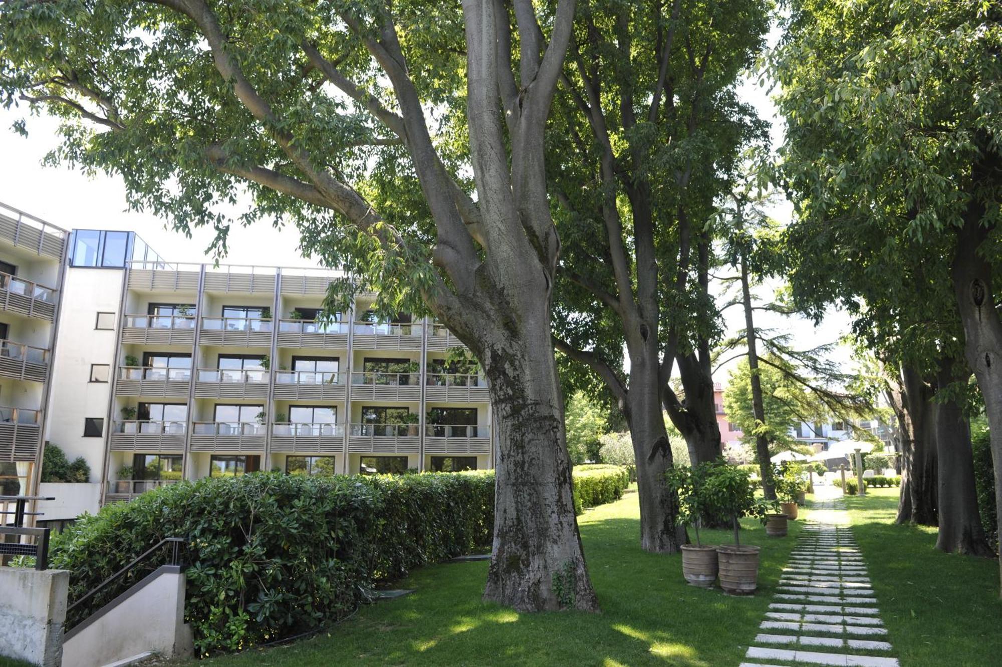 Hotel Acquaviva Del Garda 4*